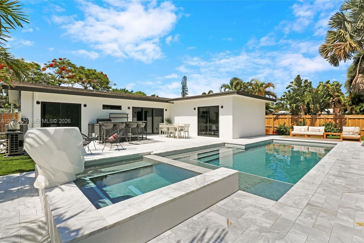 811 NE 17th Ct, Fort Lauderdale: photo 1 of 41