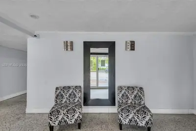 8001 Crespi Blvd #4B, Miami Beach: photo 1 of 19