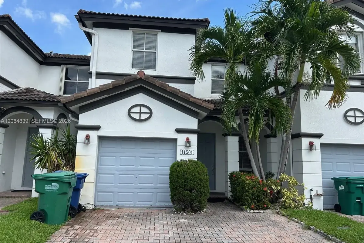 11501 NW 77th St, Doral: photo 1 of 24