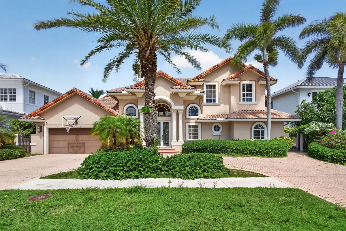 4901 NE 29th Ave, Lighthouse Point: photo 1 of 53