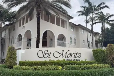 Condo in Doral: photo 1 of 19