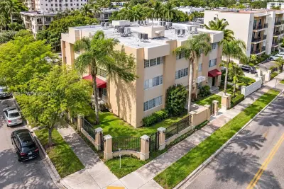 300 Madeira Ave #304, Coral Gables: photo 1 of 22