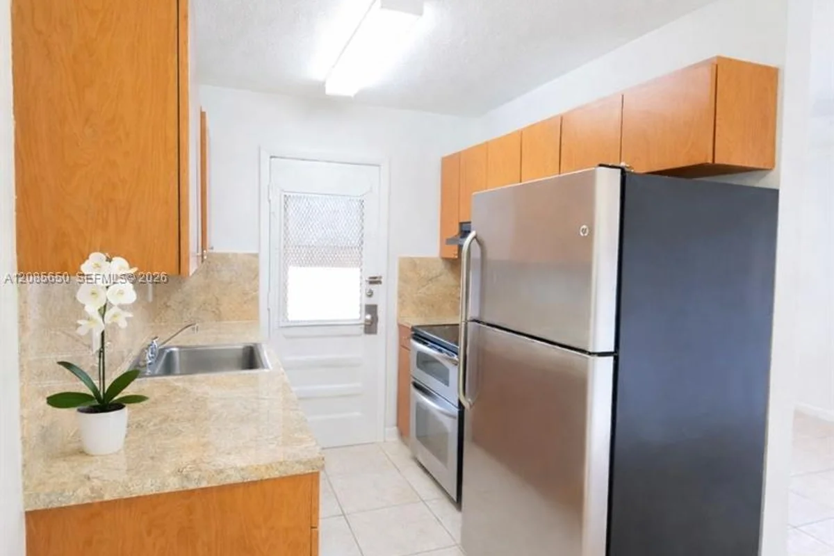 2580 NW 139th St #1, Opa-locka: photo 1 of 5