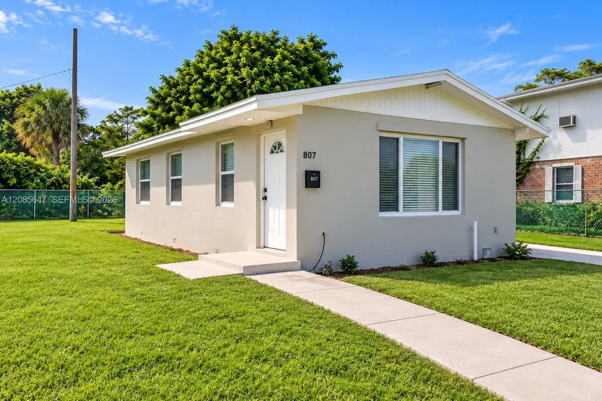 807 Handy Ave, West Palm Beach: photo 1 of 13