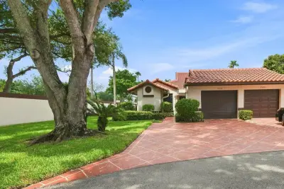 6356 Kings Gate Cir, Delray Beach: photo 1 of 40
