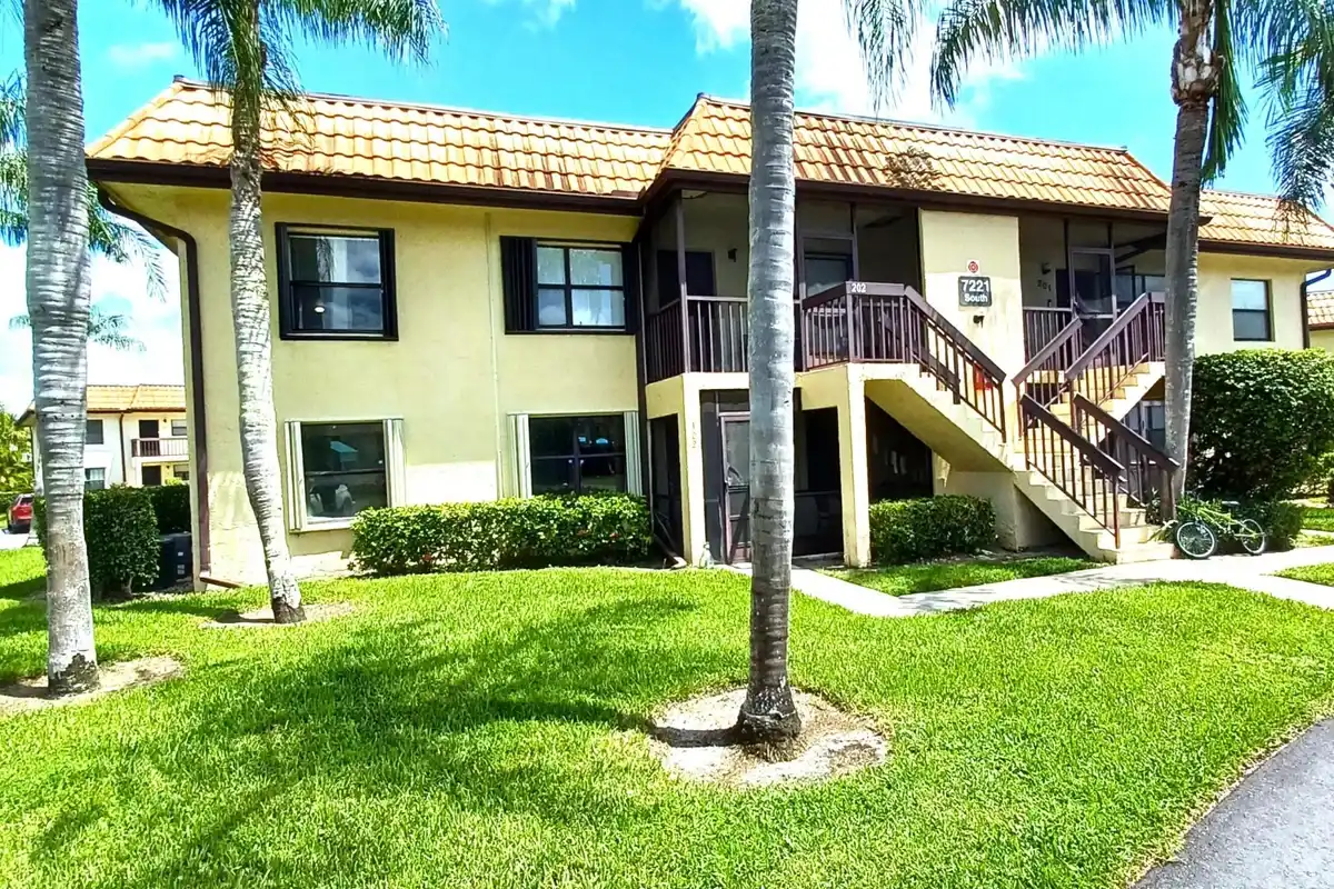 7221 Golf Colony Ct #102, Lake Worth: photo 1 of 27