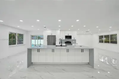 10601 NW 43rd Ct, Coral Springs: photo 1 of 66