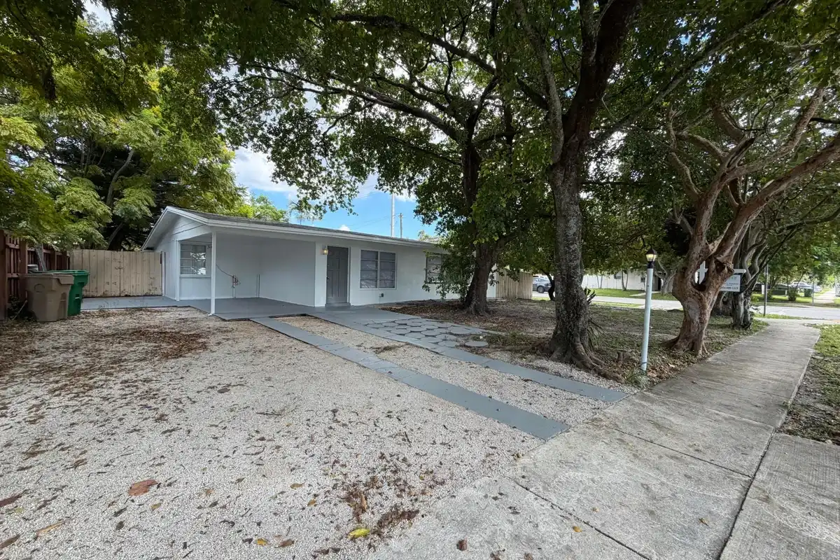 3820 SW 61st Ave, Davie: photo 1 of 30