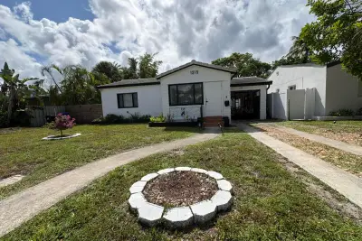 1215 NE 16th Ter, Fort Lauderdale: photo 1 of 40