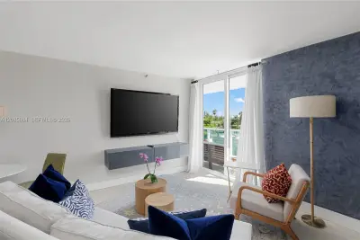 1035 West Ave #404, Miami Beach: photo 1 of 34