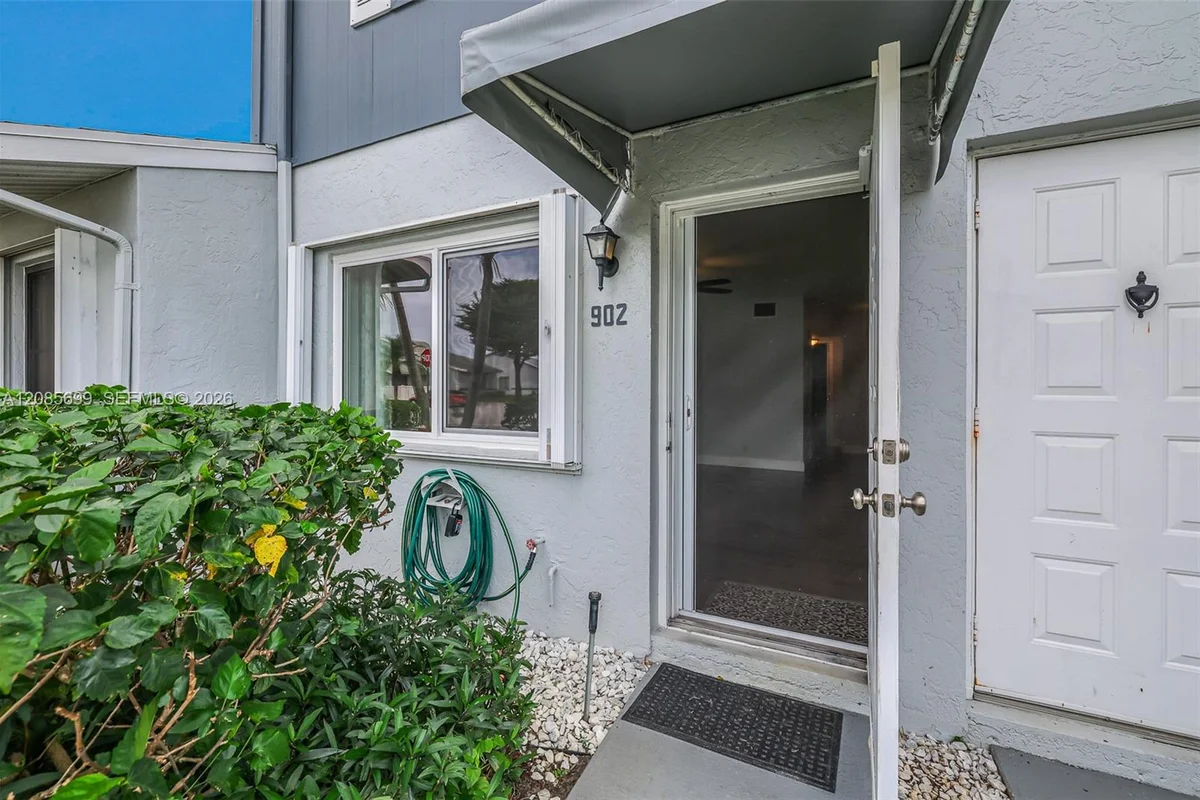 2641 Gately Dr W #902, Boynton Beach: photo 1 of 32