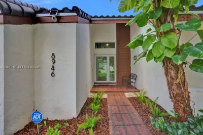 8946 SW 150th Ct Cir E, Miami: photo 1 of 31
