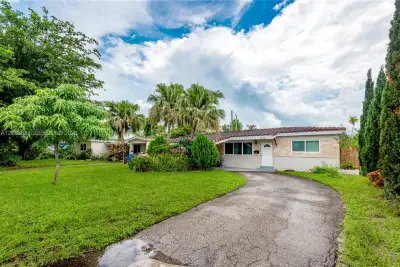 7300 Orleans St, Miramar: photo 1 of 28