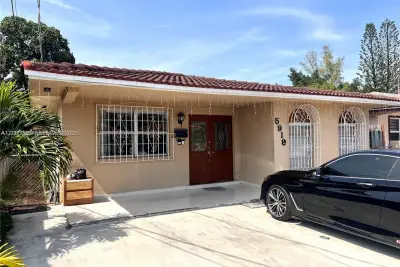5919 SW 4th St, Miami: photo 1 of 8