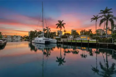 536 Hibiscus Dr, Hallandale Beach: photo 1 of 28