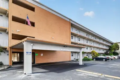230 NE 26th Ave #412, Boynton Beach: photo 1 of 49