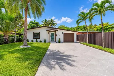 1525 NE 18th Ave, Fort Lauderdale: photo 1 of 38