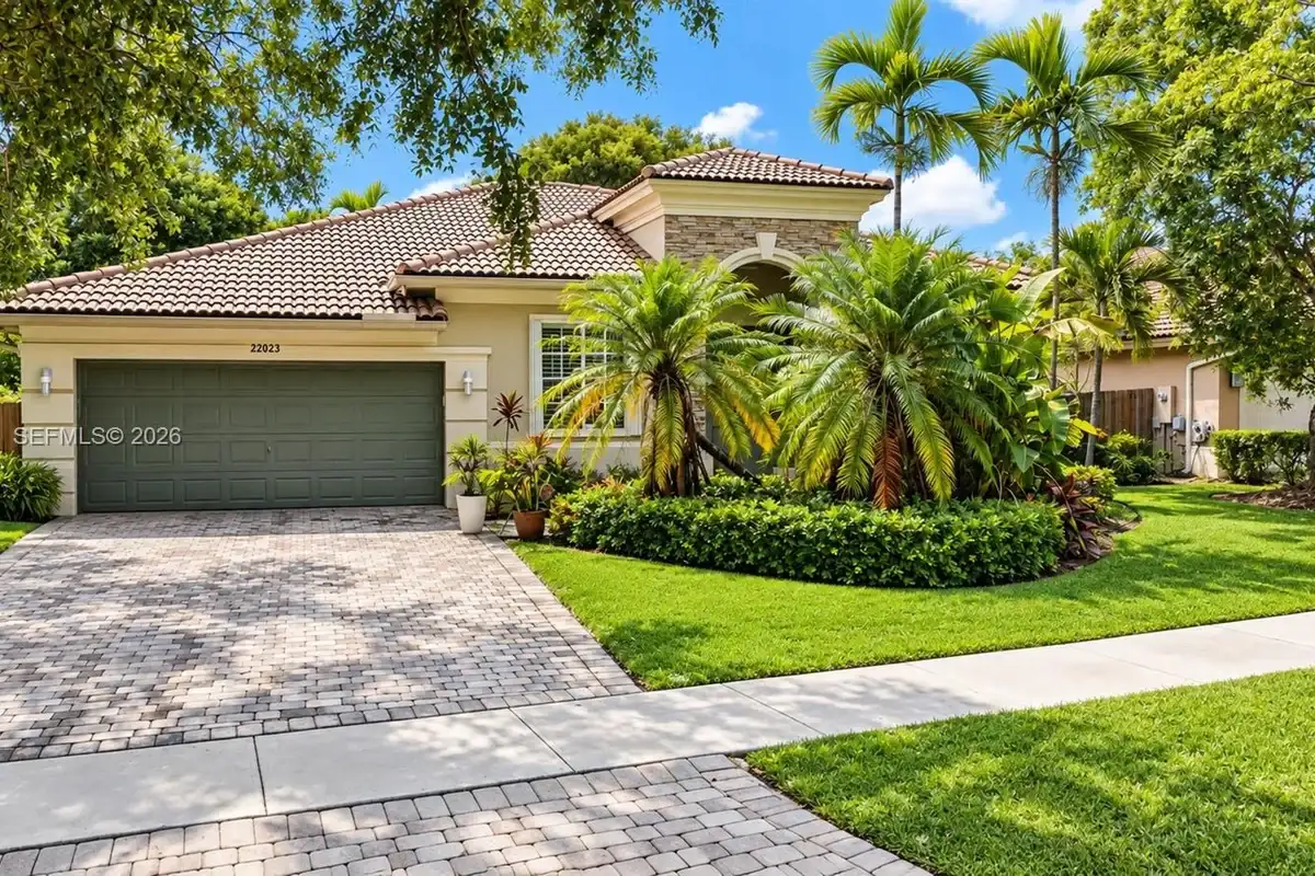 22023 SW 95th Pl, Cutler Bay: photo 1 of 26