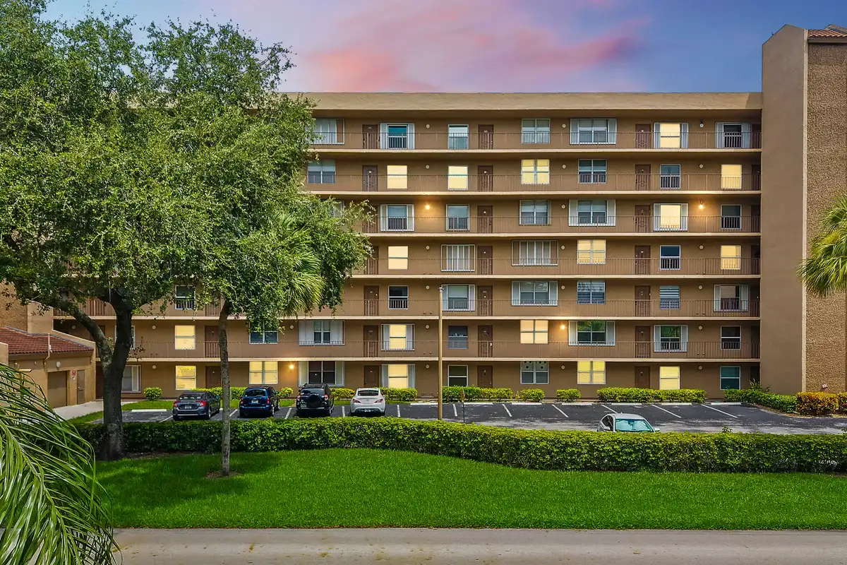 4570 NW 18th Ave #206, Deerfield Beach: photo 1 of 31