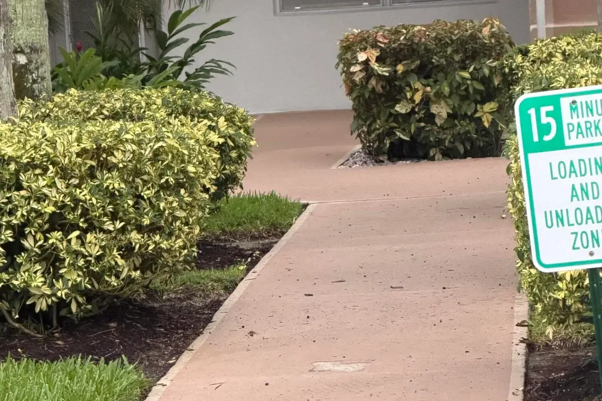 154 Normandy Ln, Delray Beach: photo 1 of 2