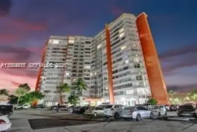 1351 NE Miami Gardens Dr #302E, Miami: photo 1 of 16