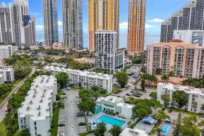17570 Atlantic Blvd #118, Sunny Isles Beach: photo 1 of 7