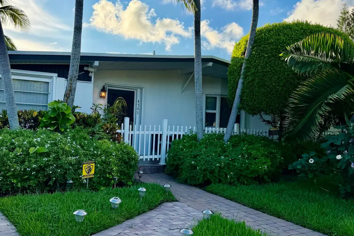 4741 NE 15th Ave, Pompano Beach: photo 1 of 30