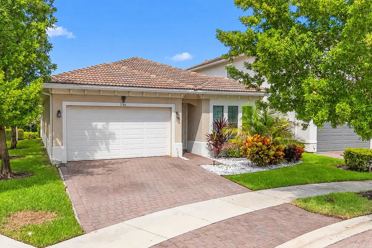 3764 NW 89th Way, Coral Springs: photo 1 of 40