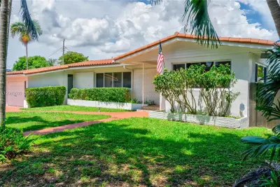 2161 NE 171st St, North Miami Beach: photo 1 of 37