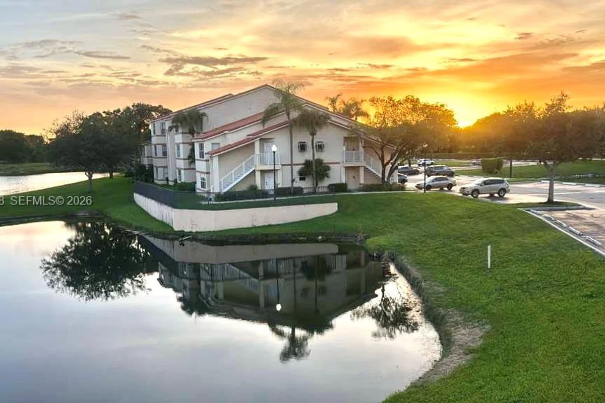 3350 NW Pinewalk Dr N #1427, Margate: photo 1 of 40