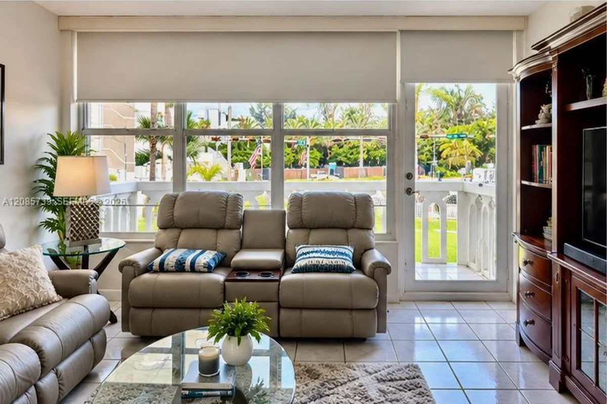 3199 S Ocean Dr #203, Hallandale Beach: photo 1 of 12