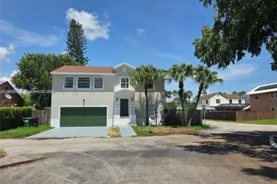 11903 SW 273rd St, Homestead: photo 1 of 12