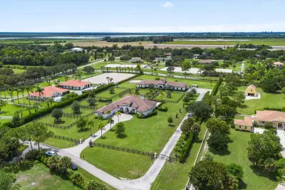 843 Stallion Dr, Loxahatchee: photo 1 of 101