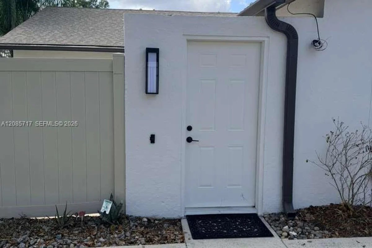1350 Periwinkle Pl, Wellington: photo 1 of 17