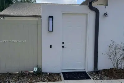 1350 Periwinkle Pl, Wellington: photo 1 of 17
