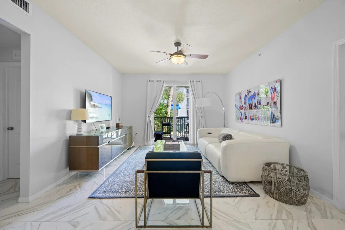 250 NE 3rd Ave #1208, Delray Beach: photo 1 of 22