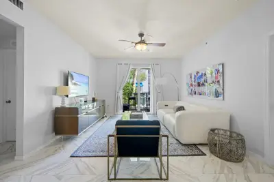 250 NE 3rd Ave #1208, Delray Beach: photo 1 of 22
