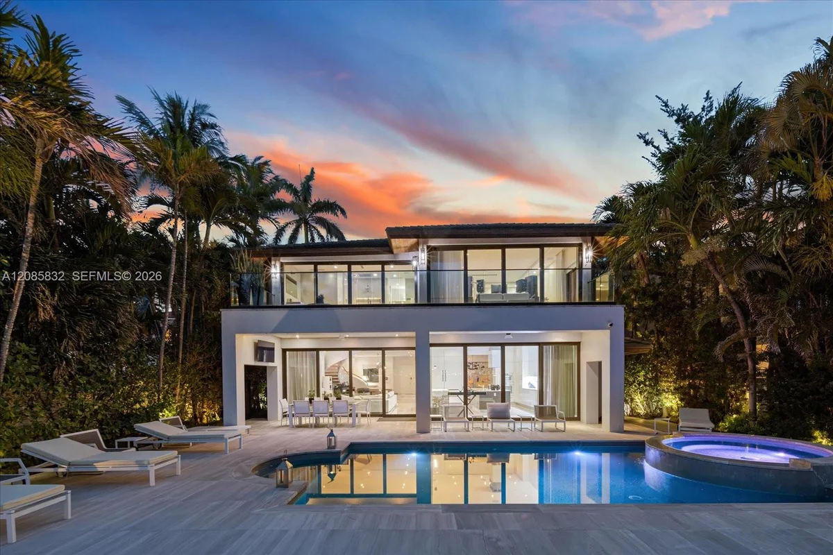 401 E Rivo Alto Dr, Miami Beach: photo 1 of 51