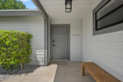 2515 Bedford Mews Dr, Wellington: photo 1 of 36