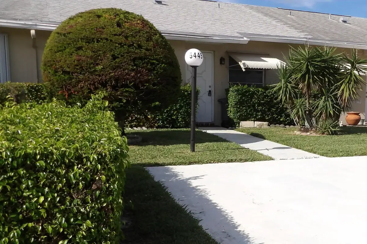 5445 Glenda St, West Palm Beach: photo 1 of 42