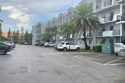 3000 E Sunrise Lakes Dr #108, Sunrise: photo 1 of 13
