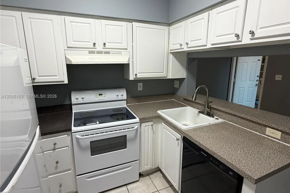 1851 NW 96th Ter #6A, Pembroke Pines: photo 1 of 20