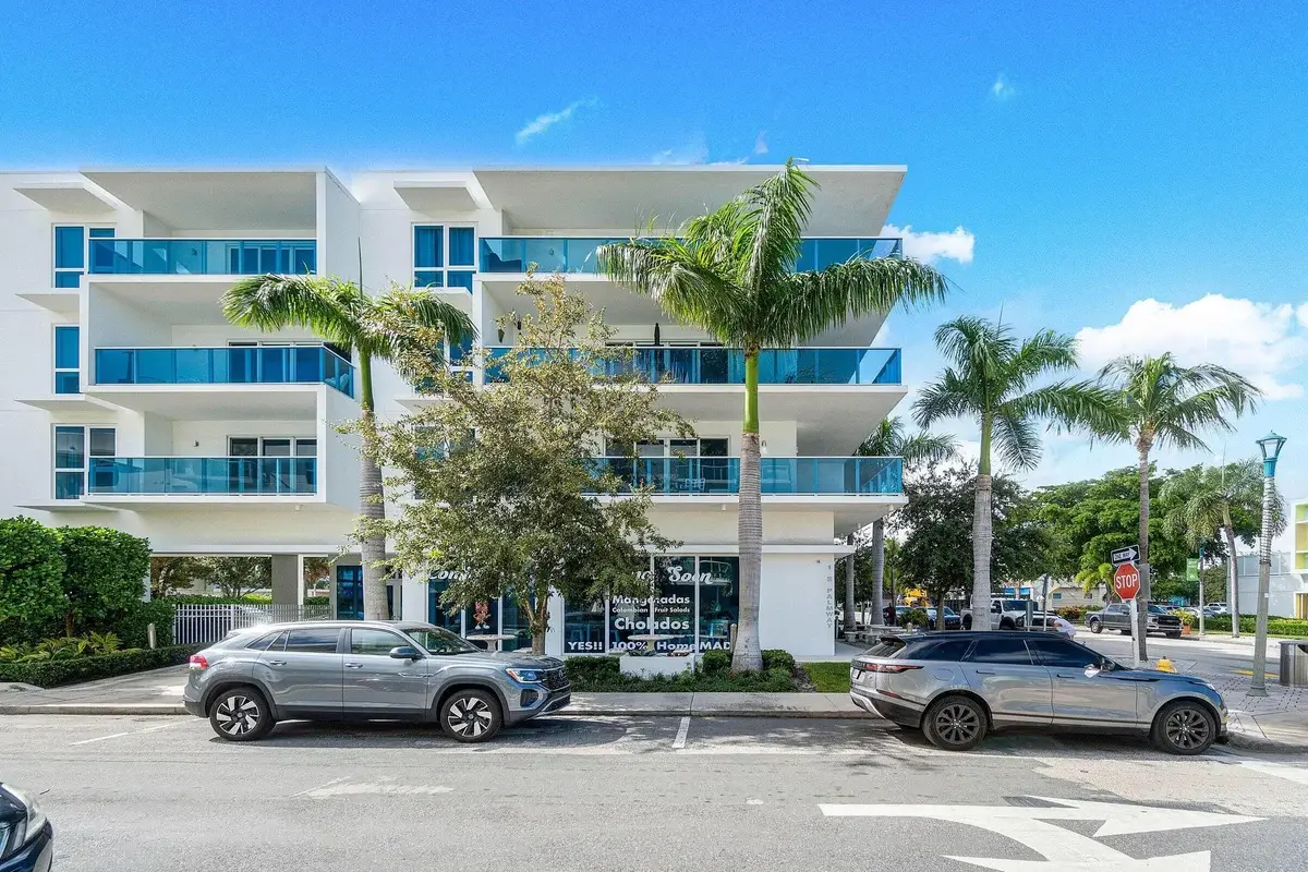 1 S Palmway #203, Lake Worth Beach: photo 1 of 42