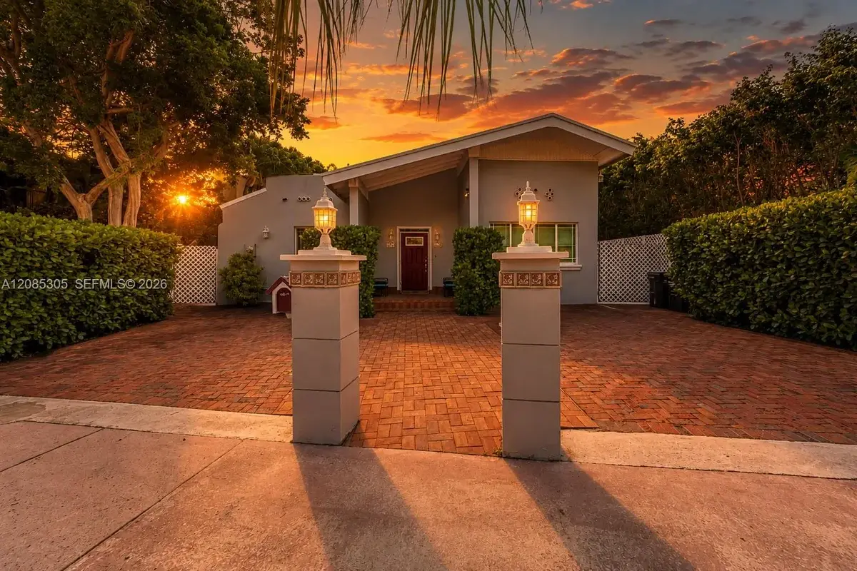 3719 Sheridan Ave, Miami Beach: photo 1 of 56