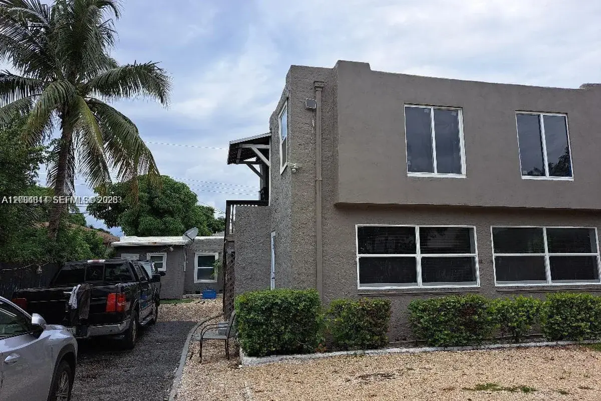 217 Southridge Rd, Delray Beach: photo 1 of 14