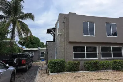 217 Southridge Rd, Delray Beach: photo 1 of 14
