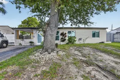 4351 SW 22nd St, Fort Lauderdale: photo 1 of 42