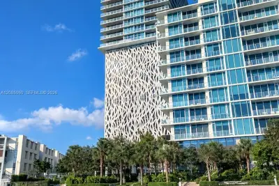 1861 S River Dr #802, Miami: photo 1 of 10