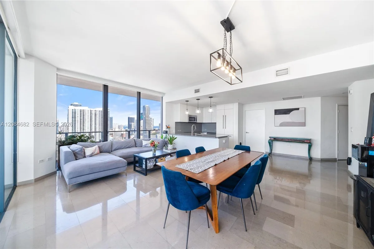 88 SW 7th St #2312, Miami: photo 1 of 27