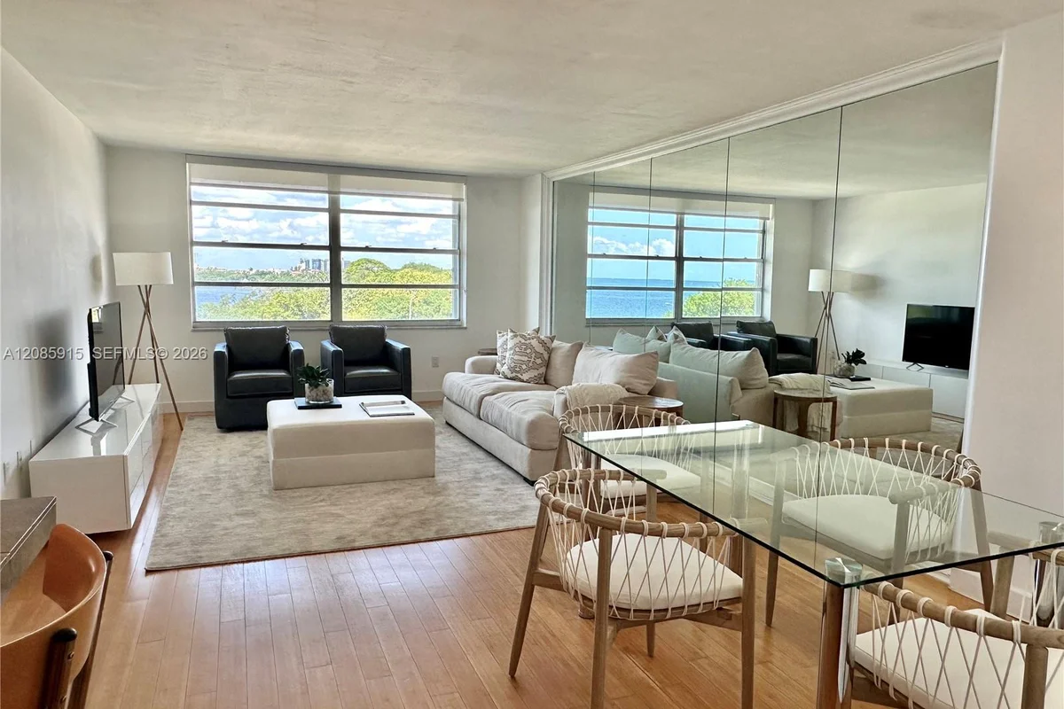 150 SE 25th Rd #7H, Miami: photo 1 of 8